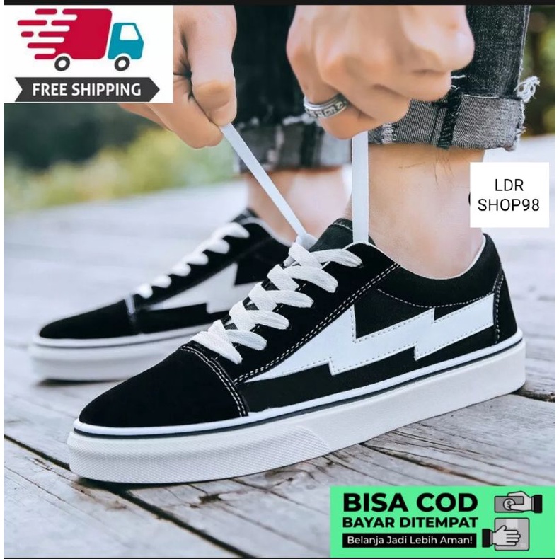 SNEAKERS TREND VANSS PETIR TERLARIS VANSS OLDSKOOL PETIR REVENG/SEPATU SNEAKERS MODEL TERBARU/SEPATU VANSS PETIR/SEPATU CASUAL TERBARU/SEPATU SEKOLAH KULIAH/SEPATU FORMAL VANSS PETIR TERBARU/SEPATU SNEAKERS PRIA DAN WANITA/SEPATU VANSS WANITA TERBARU COD