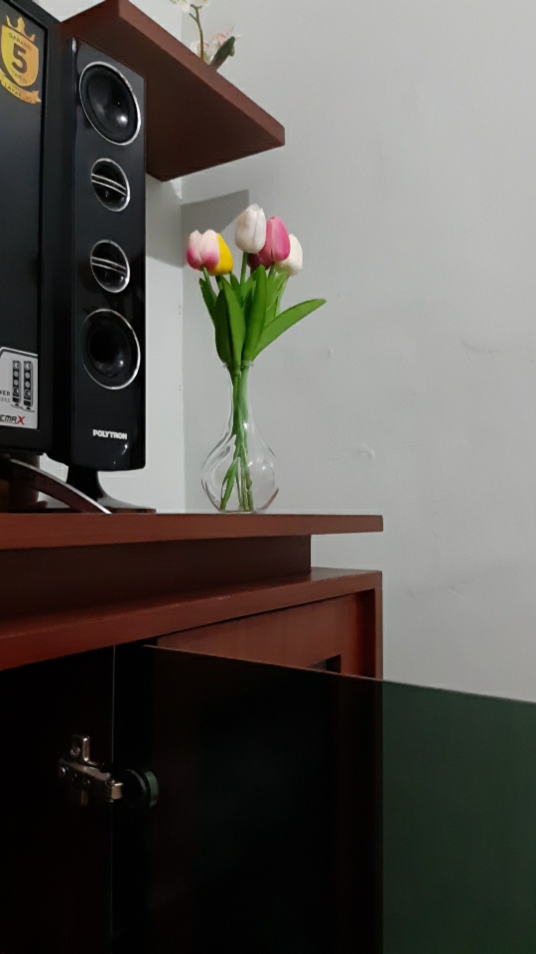 Vas Bunga/ Vas Tanaman Cantik, Kaca Bening 17 Cm