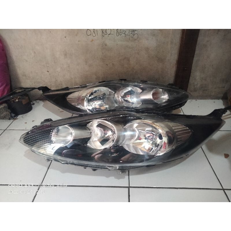 Headlamp Ford. Fiesta