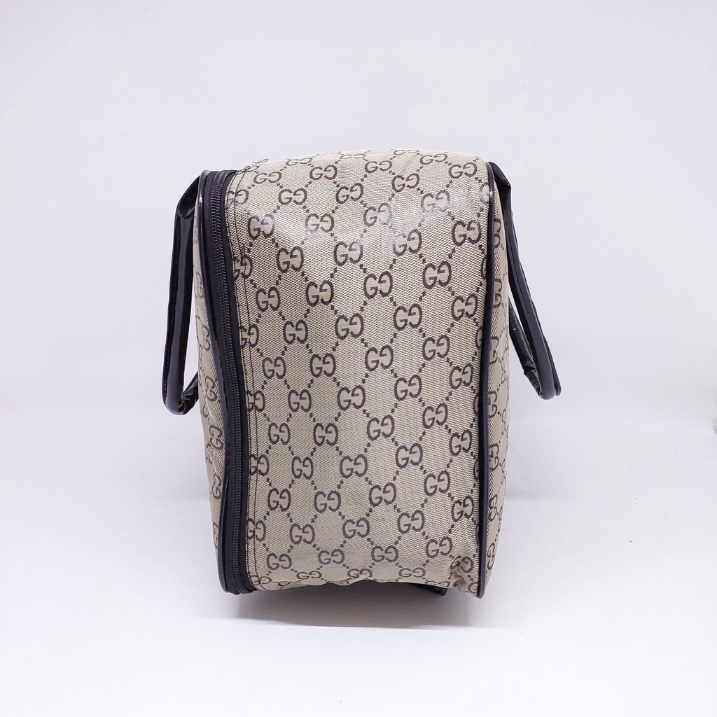 TAS PAKAIAN FANCY BARU / TAS PAKAIAN FASHION BRAND LOGO BESAR MURAH / TAS JALAN LOGO BRAND BARU/ TRAVEL BAG MOTIF UKURAN BESAR / TAS BAJU BAHAN LICIN MURAH / Tas Pakaian BRANDED LUXURY / Tas Jalan BRAND MURAH BARU / TAS UMROH MURAH / Tas DUFFLE MURAH BARU