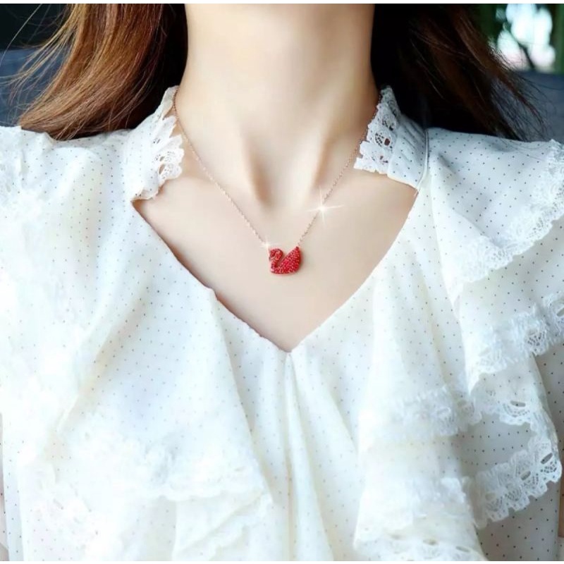 kalung titanium liontin angsa,kalung wanita Titanium Anti Karat