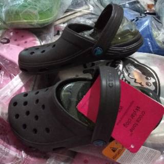 Sale Crocs  wanita  SKYLAR CLOG tanpa lis hitam w6 bery w5 