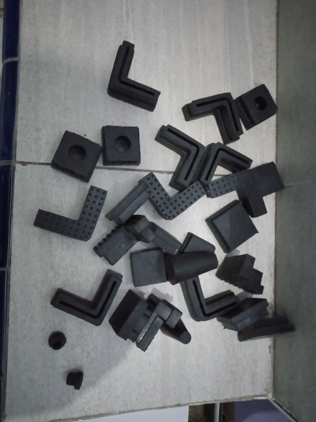 Karet Kaki Meja Kursi Dan Rak Besi Hollow 4x4