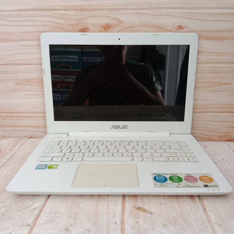 laptop asus A456URK i5-7200 Ram 4GB hdd 1Tb nvidia 930MX