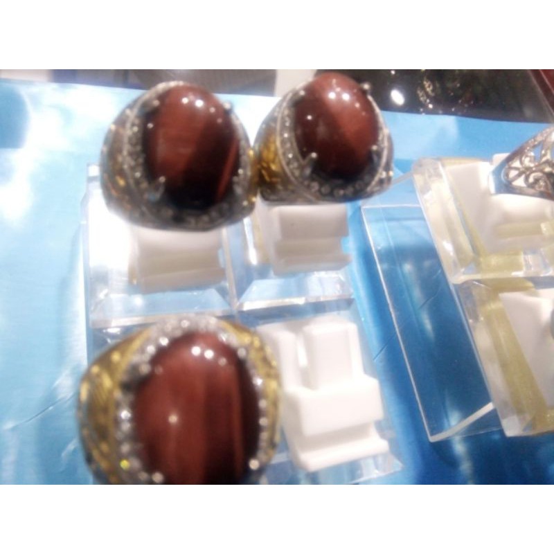 Cincin batu Tiger eye