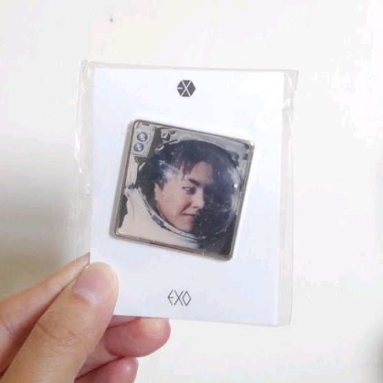 EXO Xiumin Official Badge Sing For You