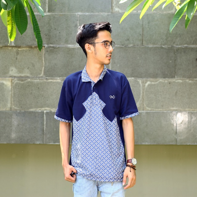 Loyal Kaos Polo Batik Navy Modern Pria M L XL XXL