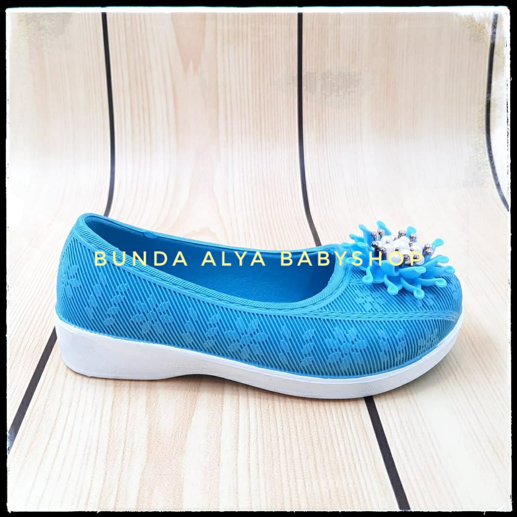 Sepatu Anak Perempuan Usia 6 Bulan 1 Tahun Size 20 - 22 Lentur - Sepatu Anak Cewek Slip On Karet Anti Licin BIRU