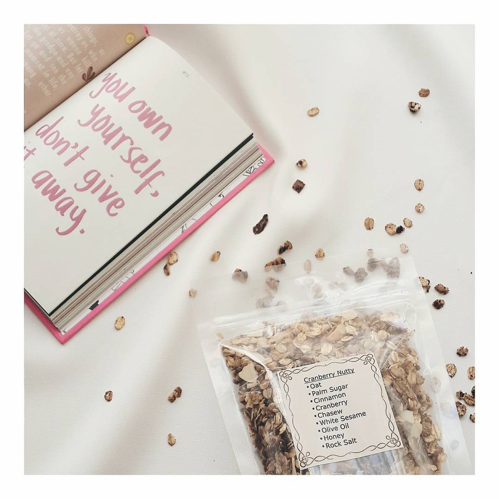 

Vegan Granola Low Calorie Mixed Cranberry Nutty Rocksalt