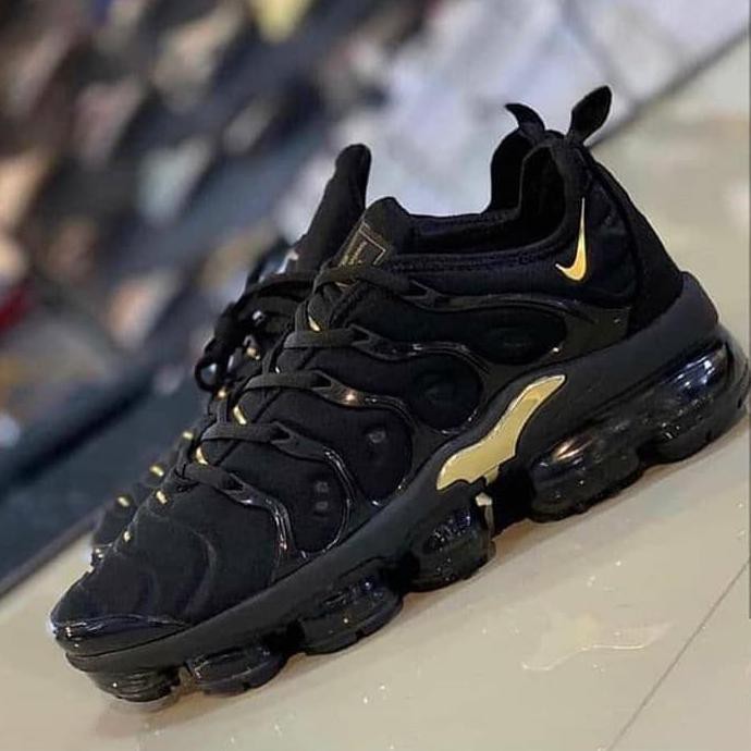 harga nike vapormax plus original