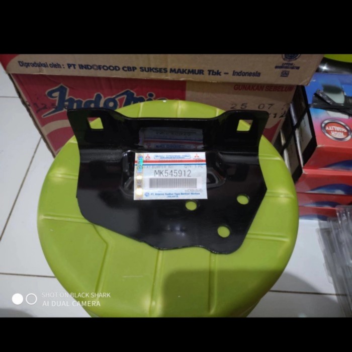 Sale Breket/bracket dudukan bemper depan LH/RH CANTER MK545911/2 asli KTB