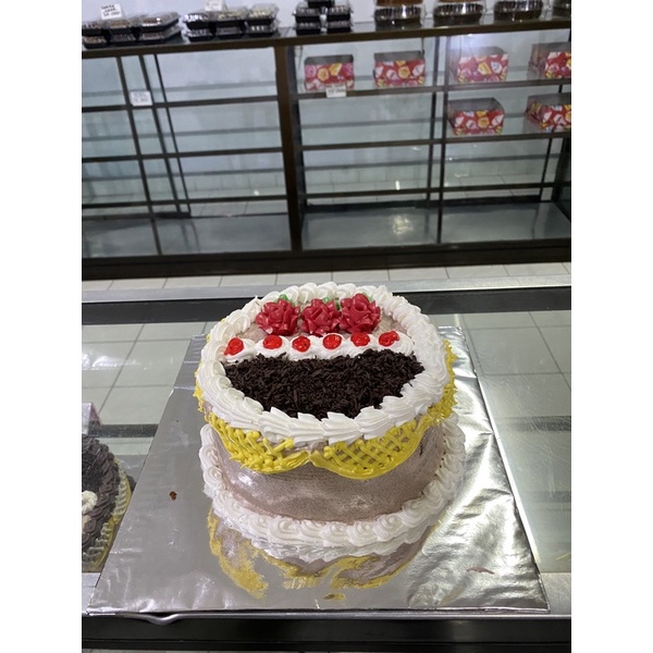 

KUE TART LAPIS SURABAYA UKURAN 18 CM MODEL 8