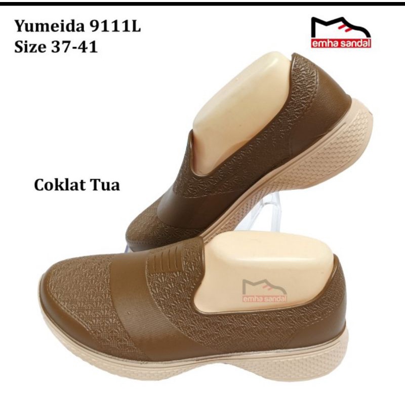 Yumeida 9111 L Sepatu Slip on Wanita Bahan Karet