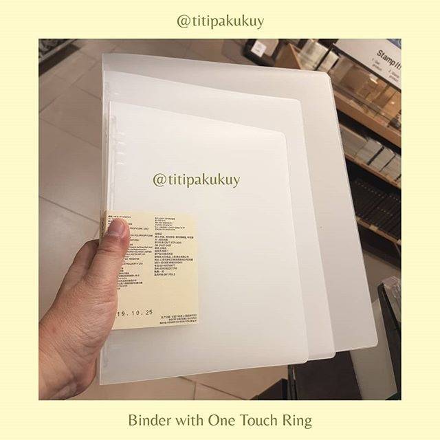 

BINDER with One Touch Ring
