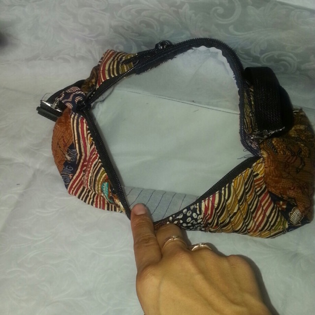 Tas batik / tas selempang