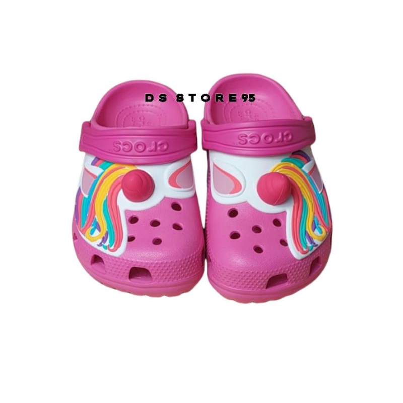 SANDAL CROCS ANAK UNICON 3D / CROCS PONY / CROCS UNICON ANAK PREMPUAN