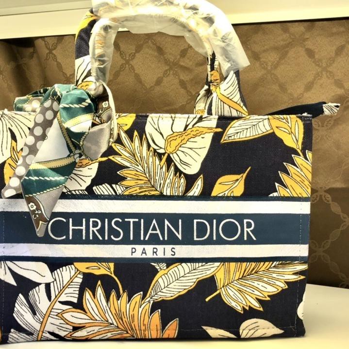 

Terbaru-634 TOTE DIOR PITA (FREE PITA+TALI PANJANG)