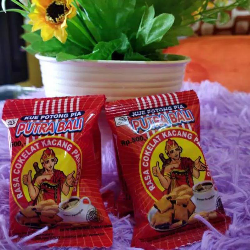 

Putra Bali Kue Pia 1 renceng (isi 10 biji)