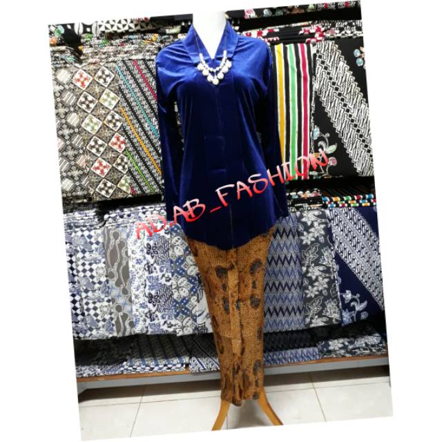 KEBAYA BLUDRU POLOS KUTU KARTINI