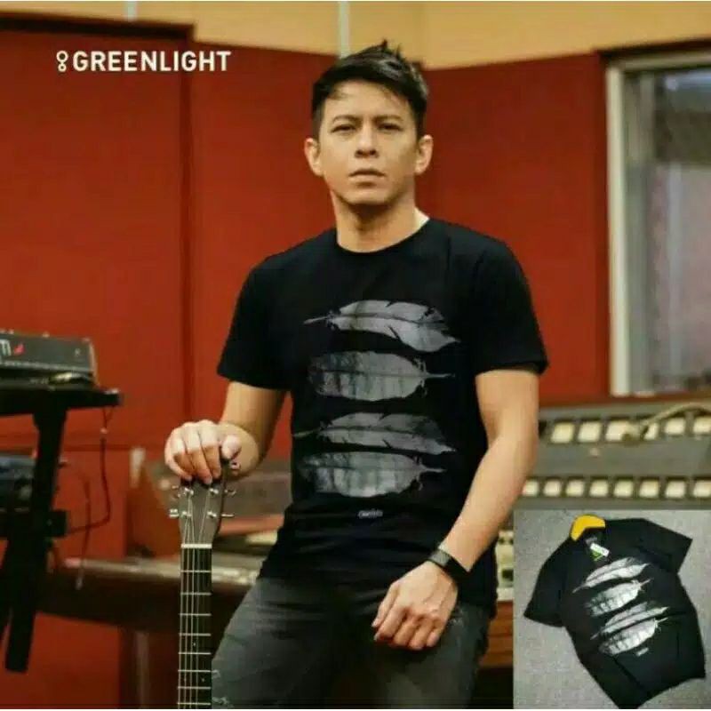 baju ariel greenlight kaos distro greenlight tshirt greenlight