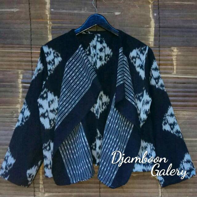 BAJU TENUN IKAT