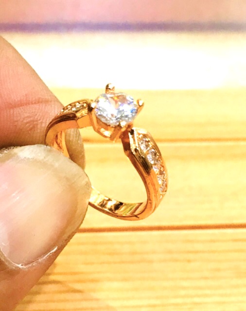 Berlian replika / cincin wanita / cincin lapis emas / cincin permata berlian replika / perhiasan