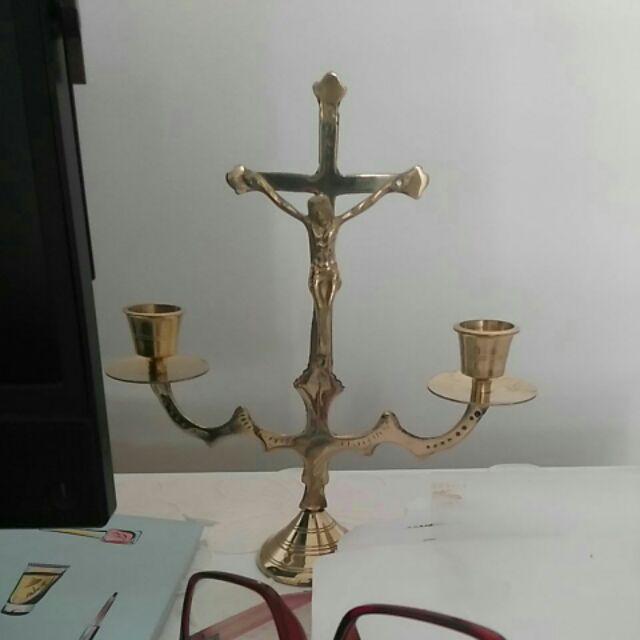 Tempat Lilin Kuningan Salib Cabang 2 / 21cm