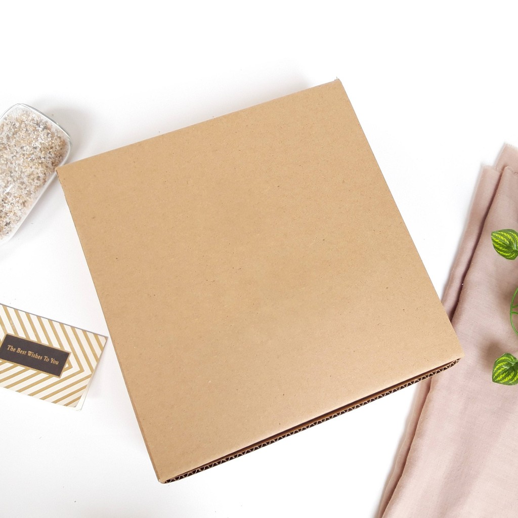 

Kotak Kemasan Custom Ukuran 30 x 30 x 8 cm Box Flip Top Kardus Polos⁣⁣