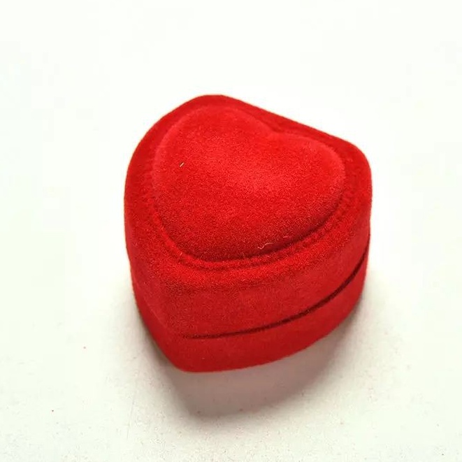 Box Kotak Cincin Tunangan Bentuk Love Tempat Perhiasan