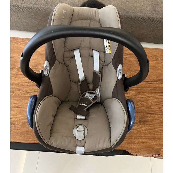 Preloved Maxi Cosi Cabrio Fix