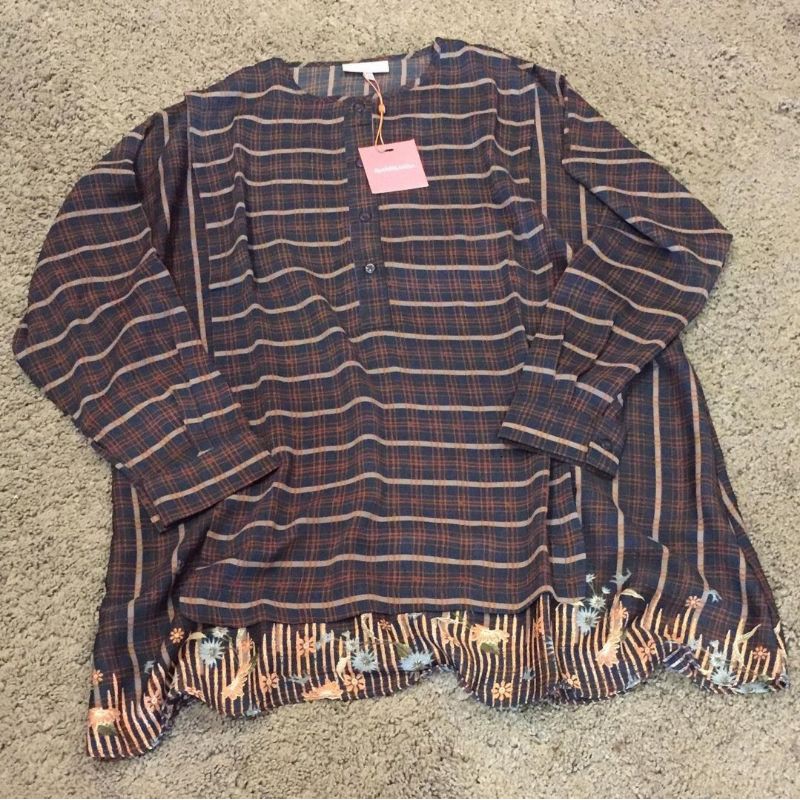 Giyanti Top Navy Ria Miranda