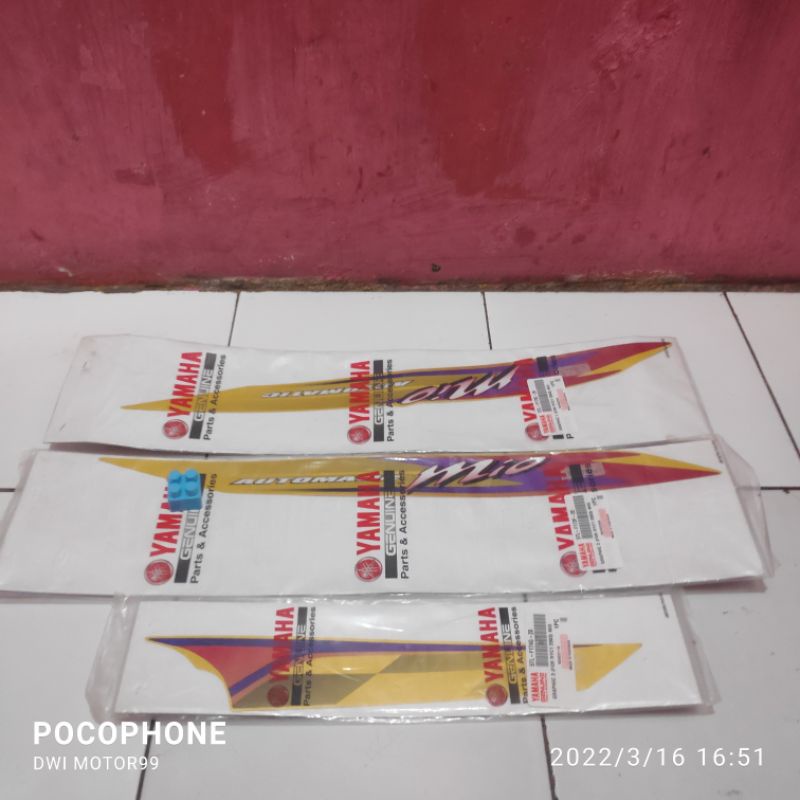 STRIPING GRAPHIC BODY 3 BAGIAN BELAKANG MIO SPORTY KUNING CATUR 2004 ORIGINAL