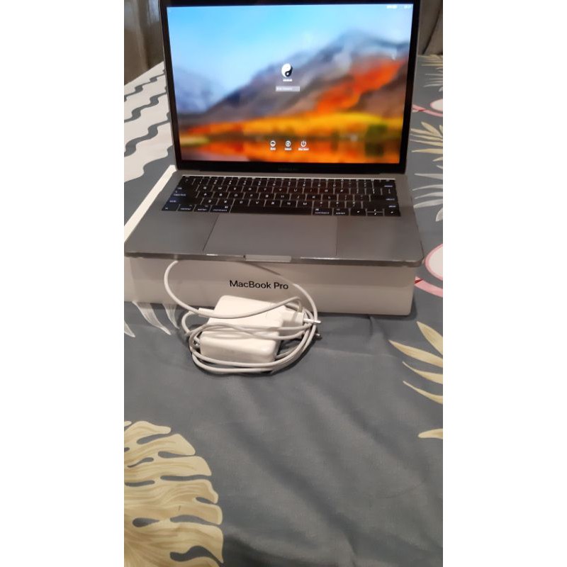 Macbook Pro apple ibox Laptop murah apple preloved bukan iphone dan ipad
