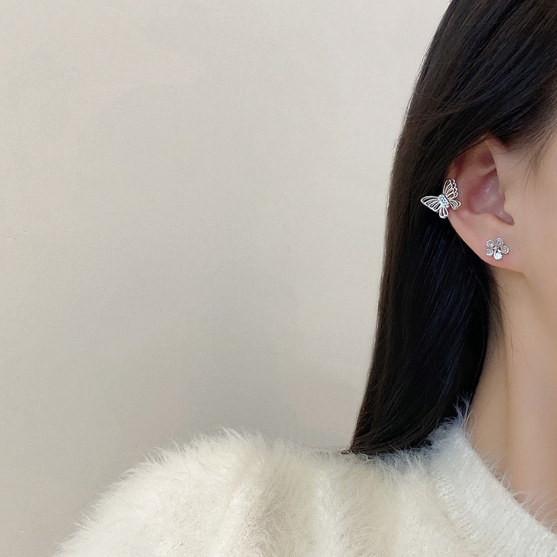 Anting Stud Zircon Bentuk Pita Warna Silver Untuk Wanita