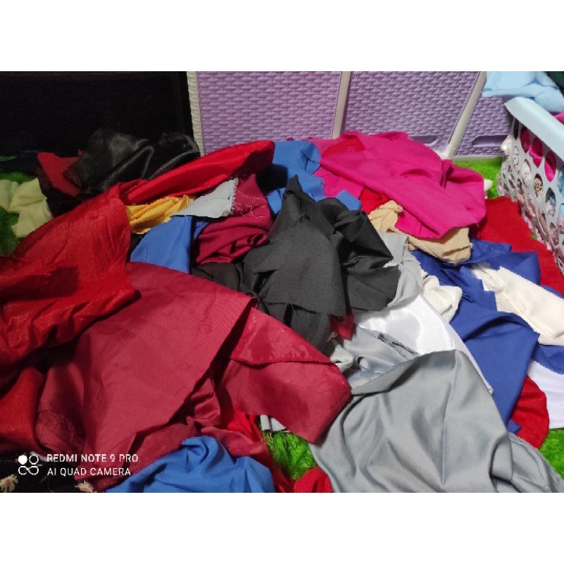 kain perca satin persetengah kg