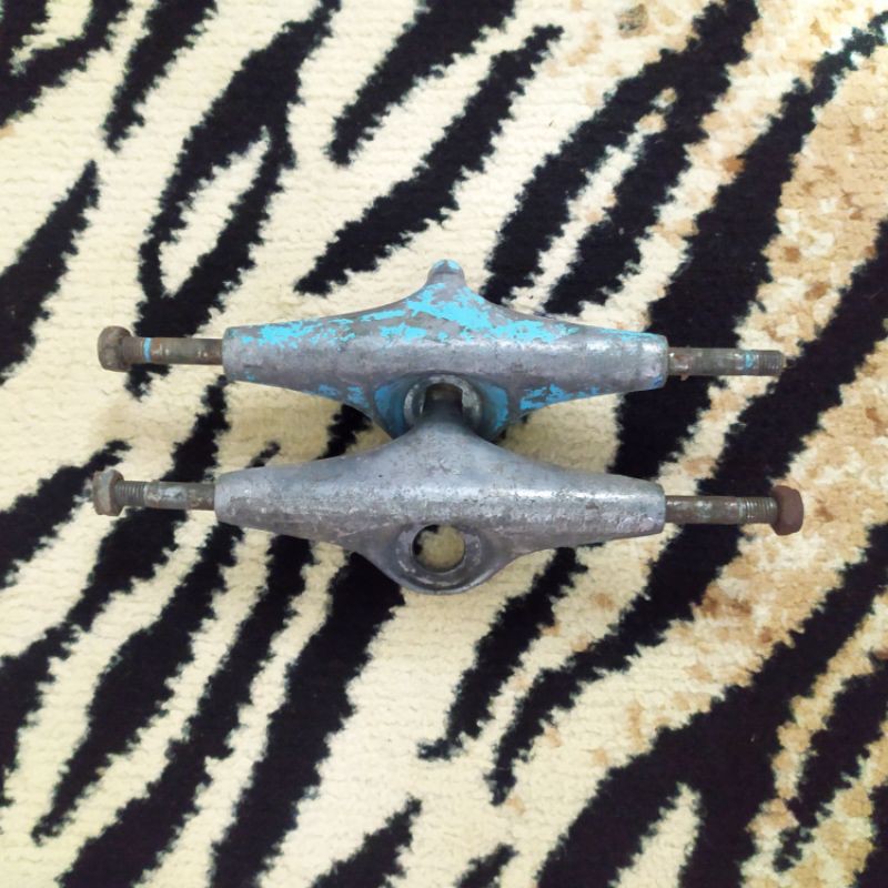 Hanger Truck Skateboard Slant