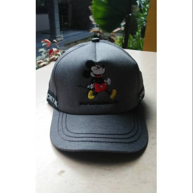 Topi anak branded DISNEY ORIGINAL