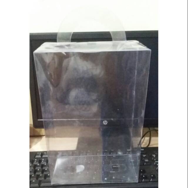 

Kotak Box mika 20x10x30 cm (untuk boneka ukuran 27cm)