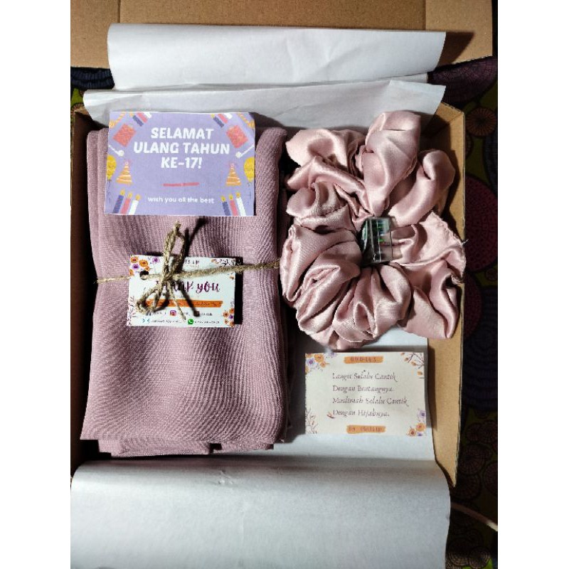 

HAMPERS HIJAB PAKET A