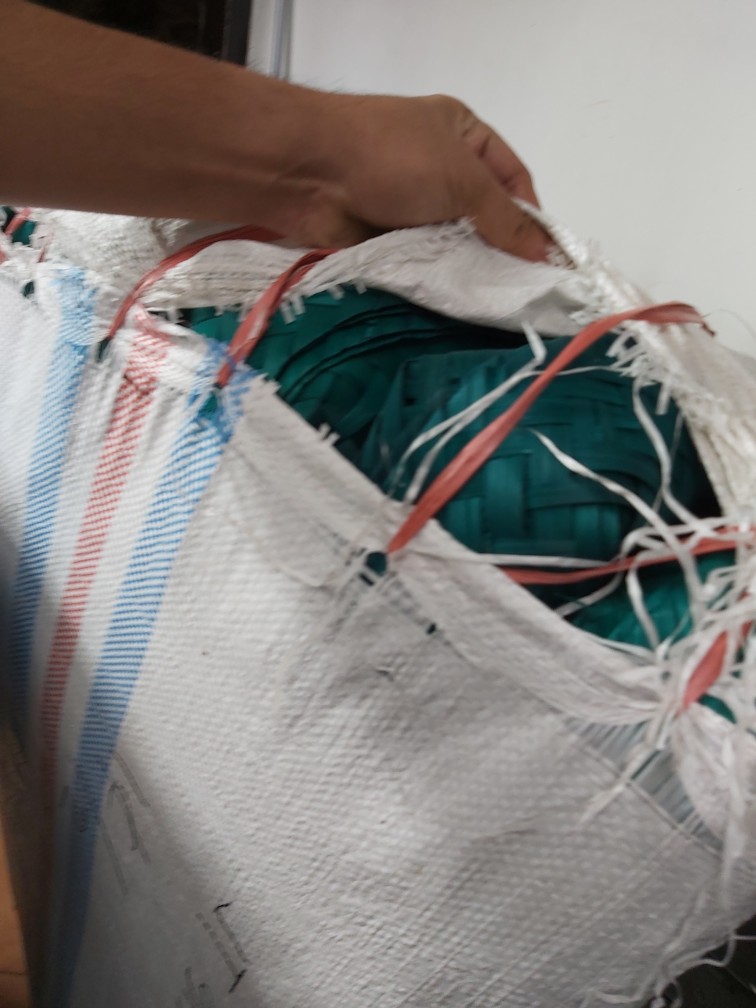 Besek Warna Uk 20x20x8