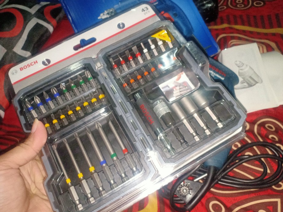 Bosch 43 Pcs Mata Obeng Set / Screwdriver Set