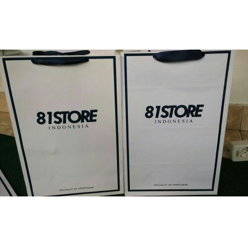 

Paperbag Sablon P24 L10 T30 Sablon 2 sisi 1 warna