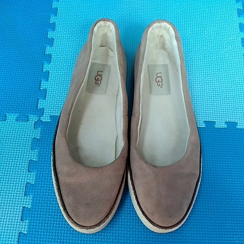 preloved sepatu wanita brand UGG