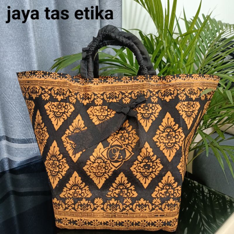 (1 lusin =12 psc) tas hajatan dus nasi 20-22 cm