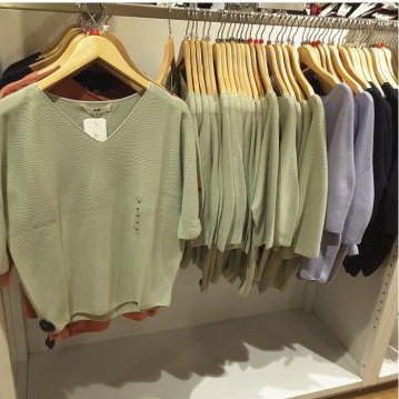 UNIQLO 3D KNIT Sweater Lengan Pendek Rajut Blouse Polos Wanita SALE 80% FREE JASTIP GARANSI TERMURAH