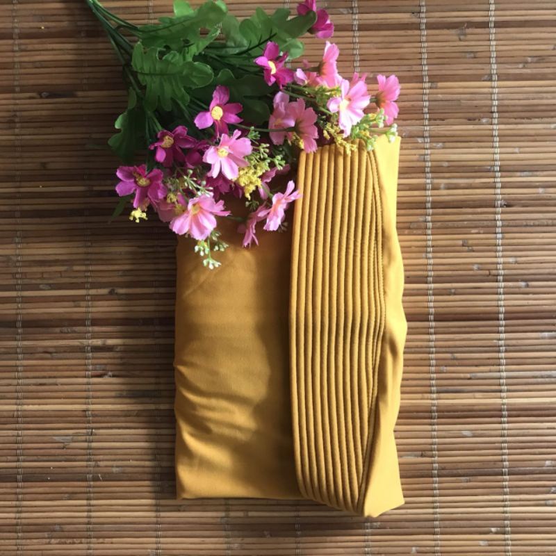 hijab instan oval jersey  / kerudung oval / bergo instan jersey tutup dada-Gold