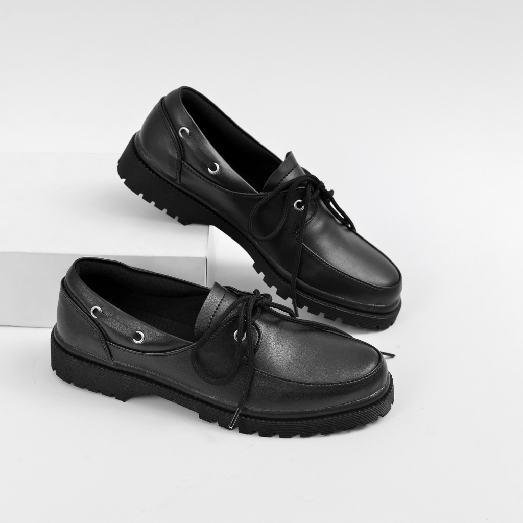 Xcloud x LikeProject Sepatu Casual Wanita ILLA Black