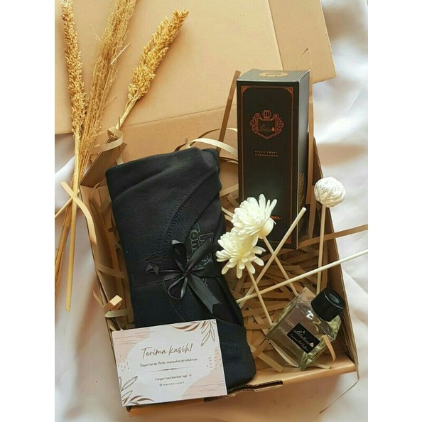 

Hampers Cowok / Hampers Kaos Baju Laki Laki Hampers Hadiah Kado Pacar Aesthetik