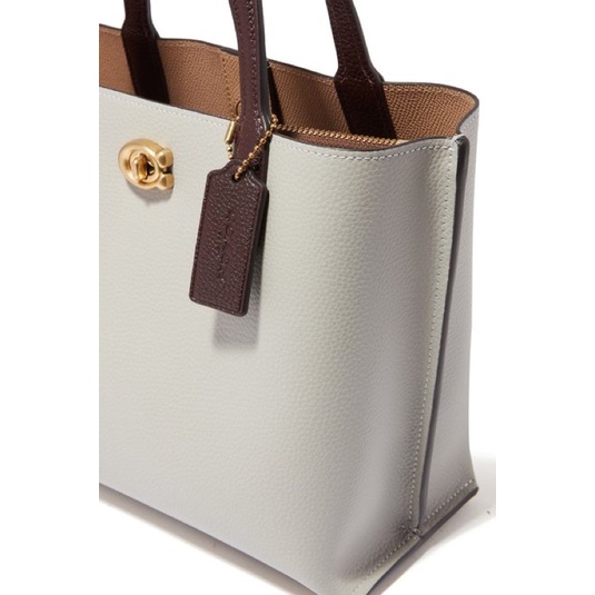 Coach Willow Tote 24 In Signature Canvas (C8561)