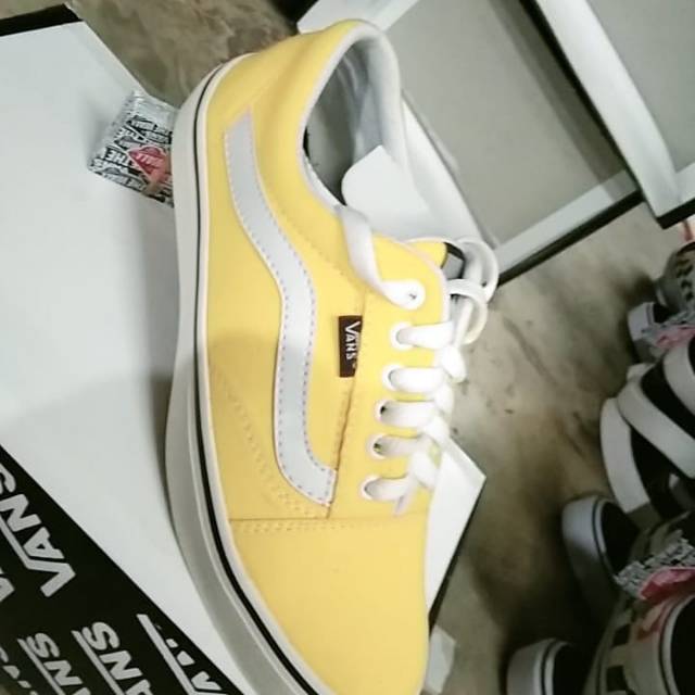 Vans model pendek tali